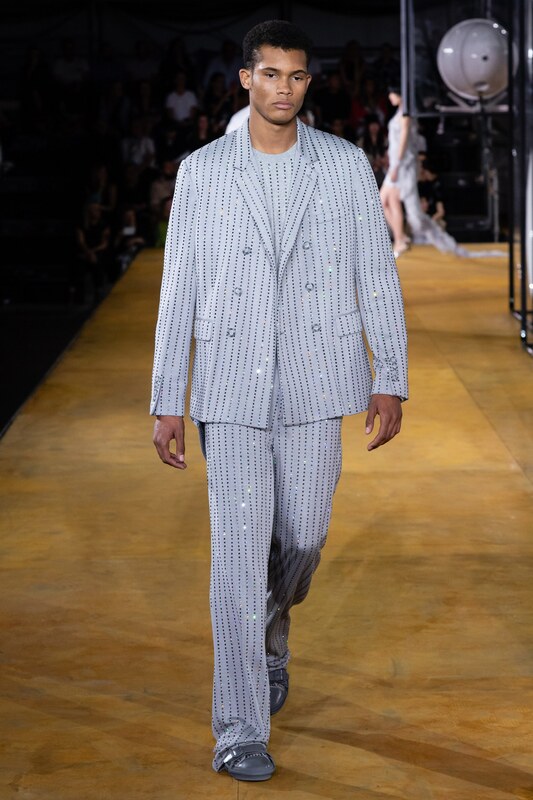Spring Summer 20 Menswear, Burberry, Double Breasted Suit in Bold Stripes